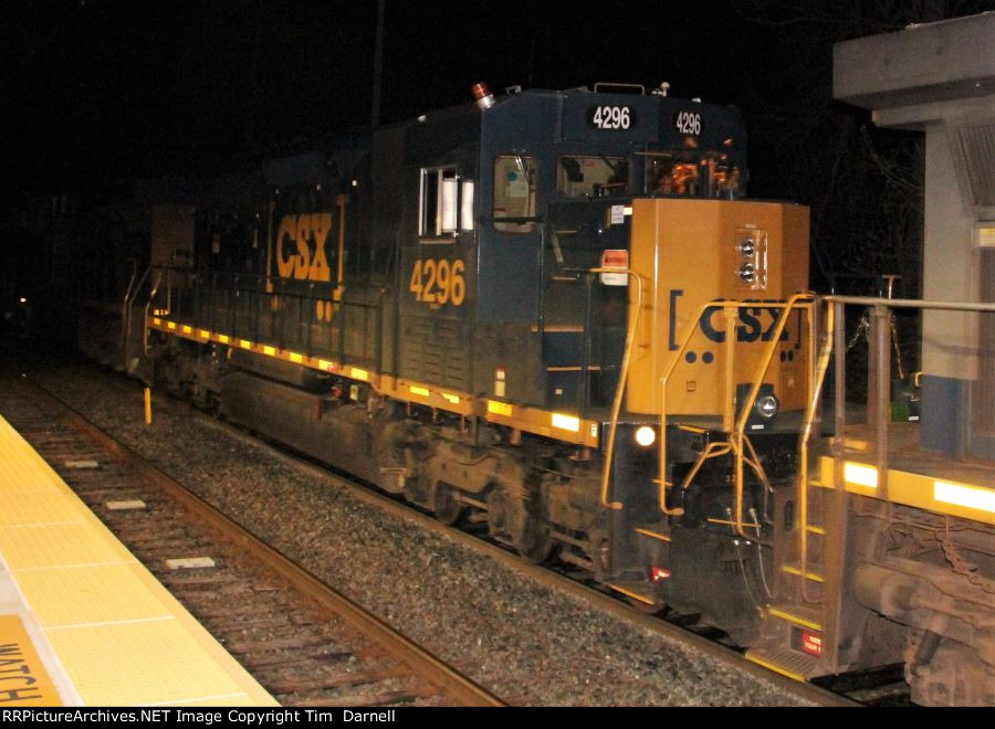 CSX 4296 on Q190